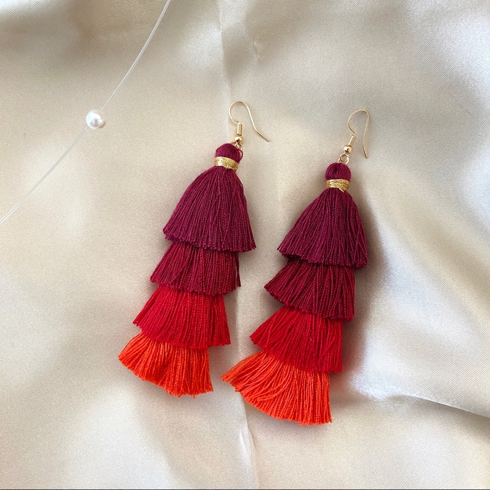 “Kona” / Multi Tassels Color Earrings